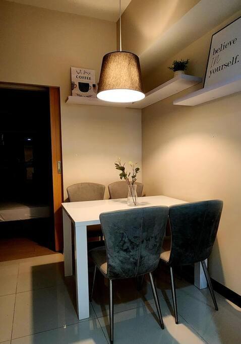 Casa Antonio At Uptown Parksuites Tower One Bgc Manila Exterior photo
